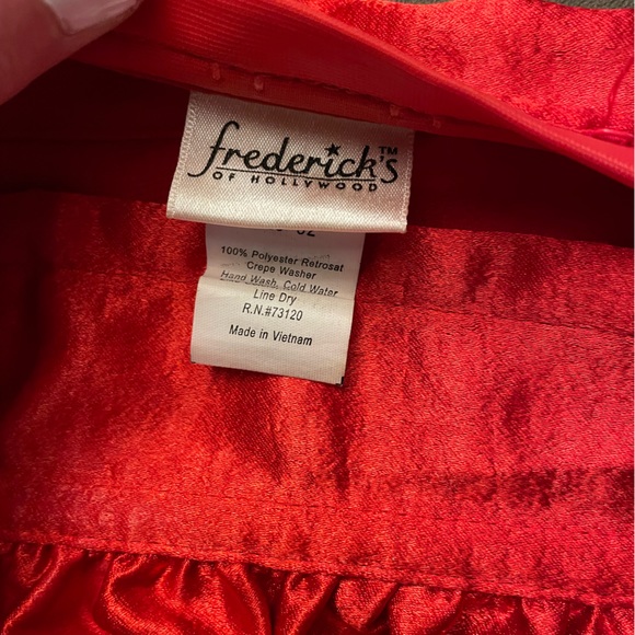 Frederick's Of Hollywood - Red Ruched Strapless Corset. Size 32 - Picture 3 of 5